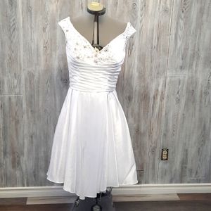 Knee lenght formal dress